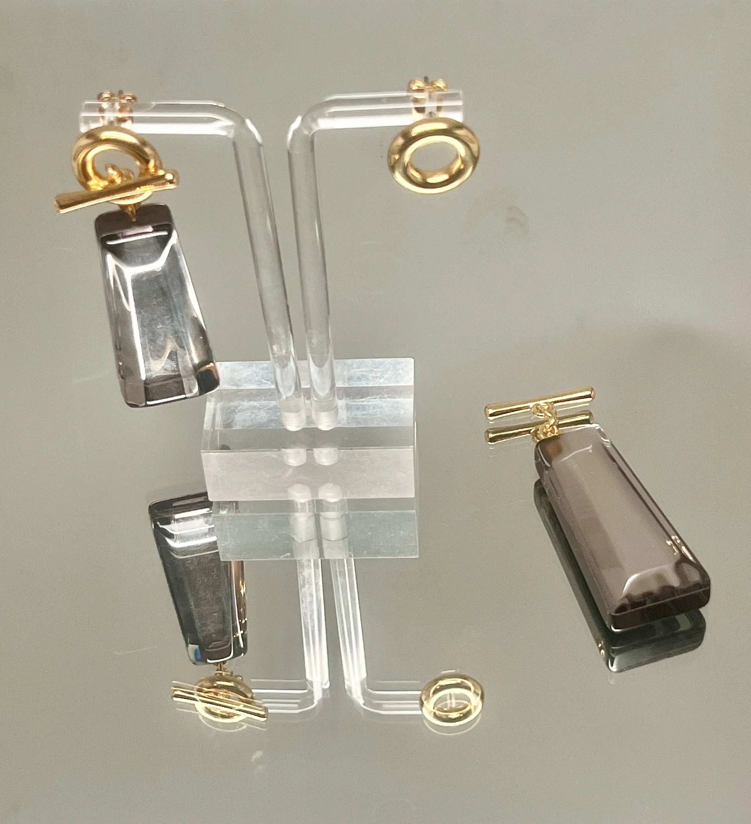 dbTWO WAYS x (sense)ible- Smoke