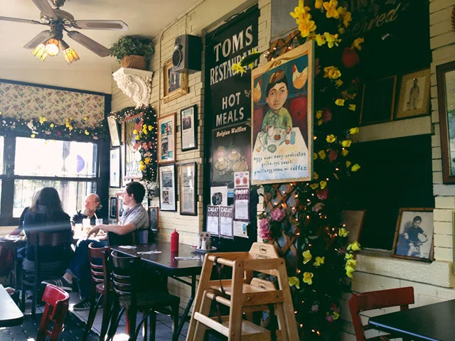 toms-restaurant-4