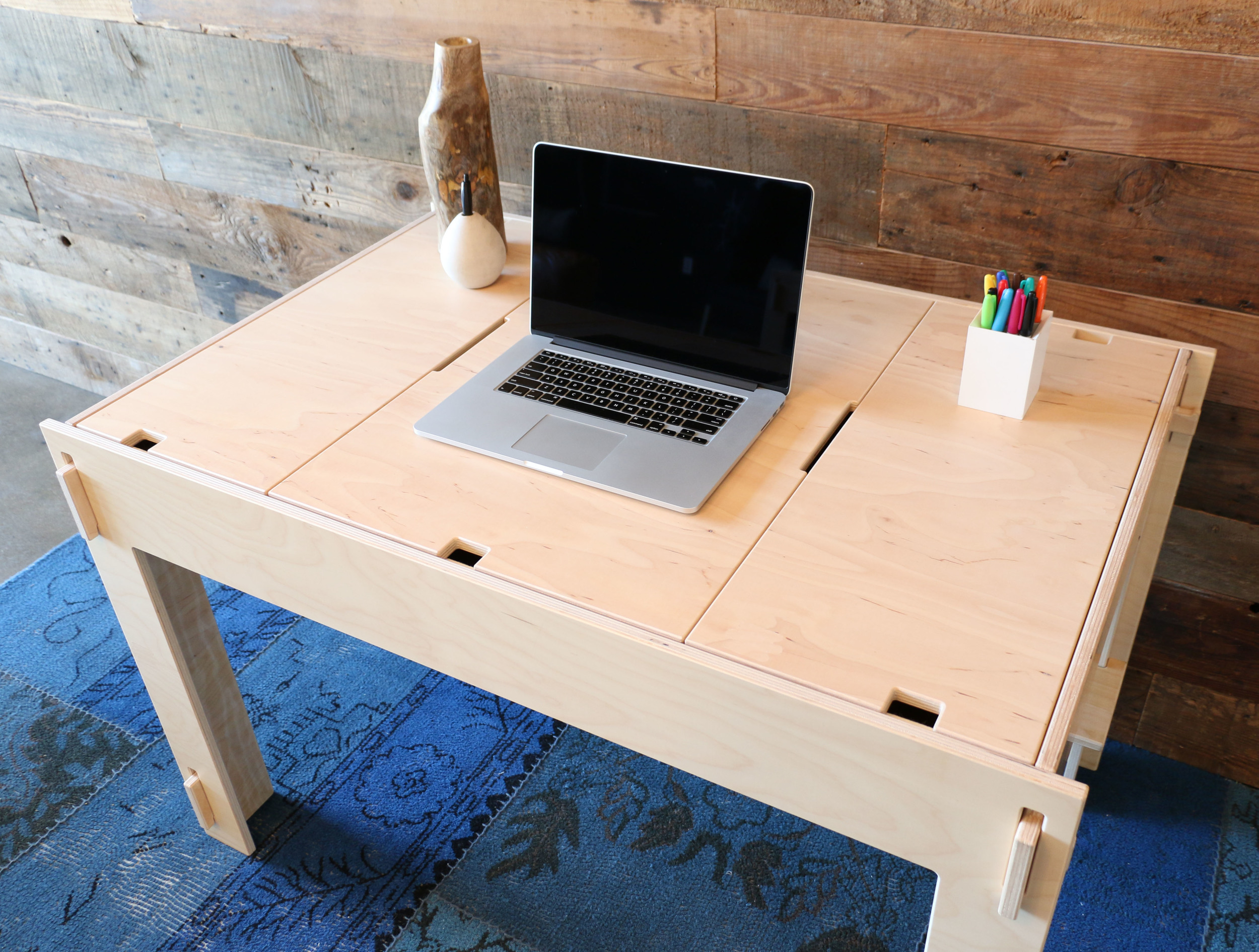  Storage-Top Desk for Mac with 15" MacBook Pro 