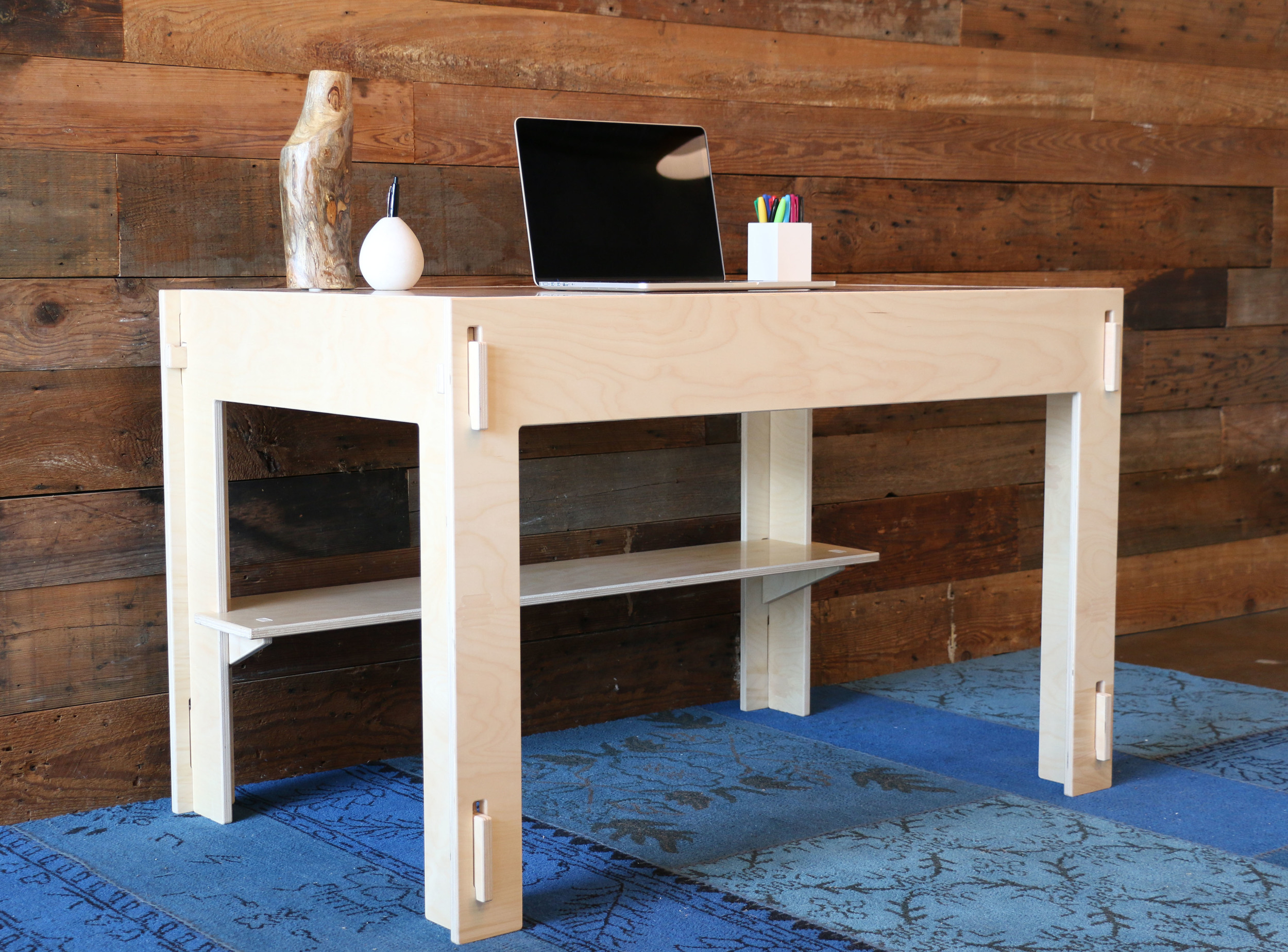  Storage-Top Desk for Mac with 15" MacBook Pro 