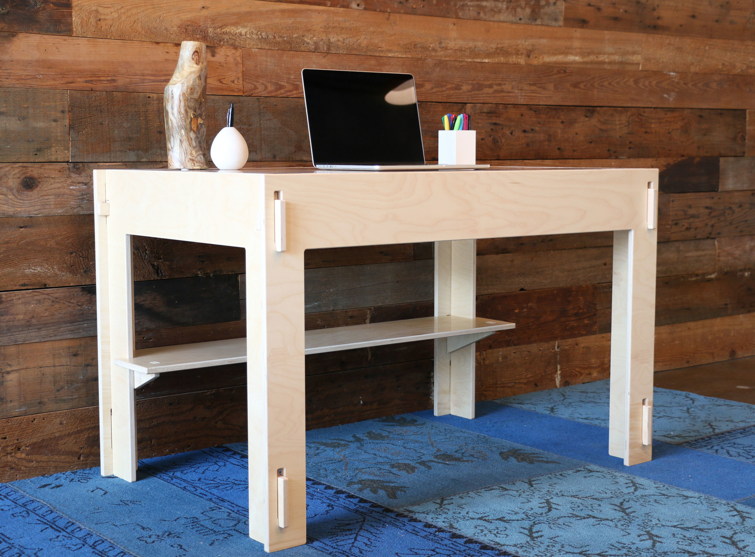 Storage-Top Desk for Mac with 15" MacBook Pro