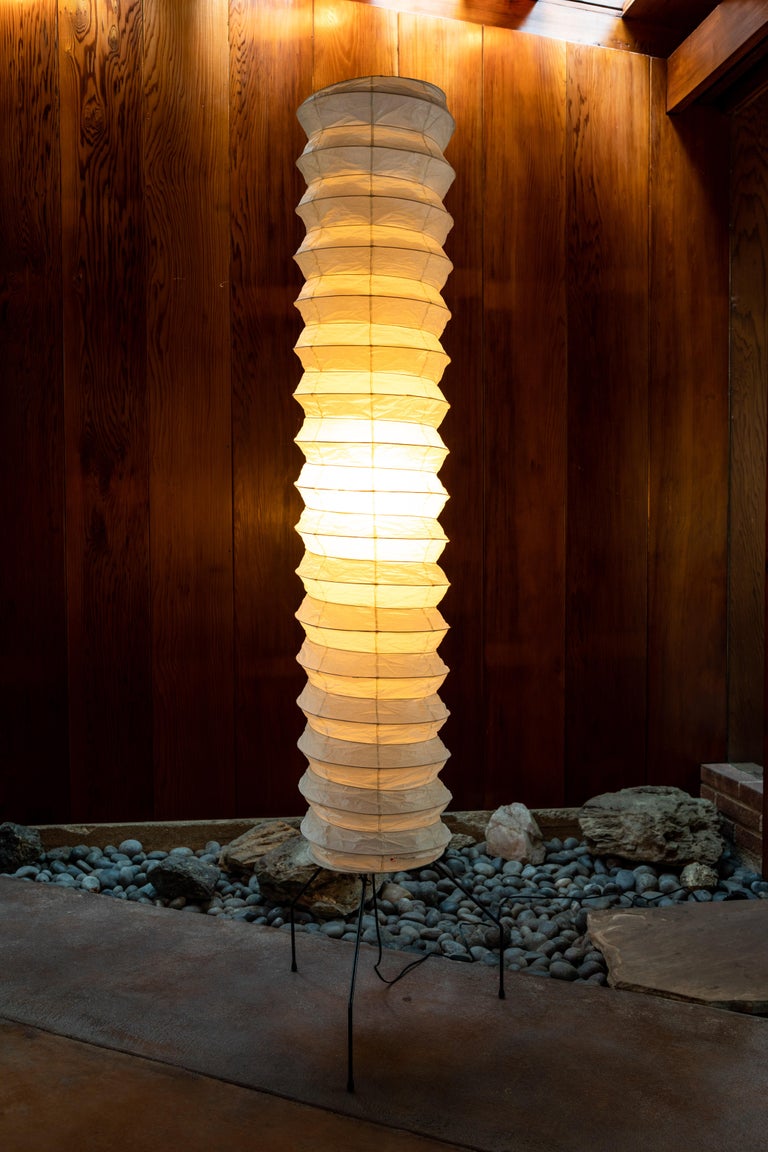 Large Akari Model Uf4 31n Floor Lamp By Isamu Noguchi Two Enlighten
