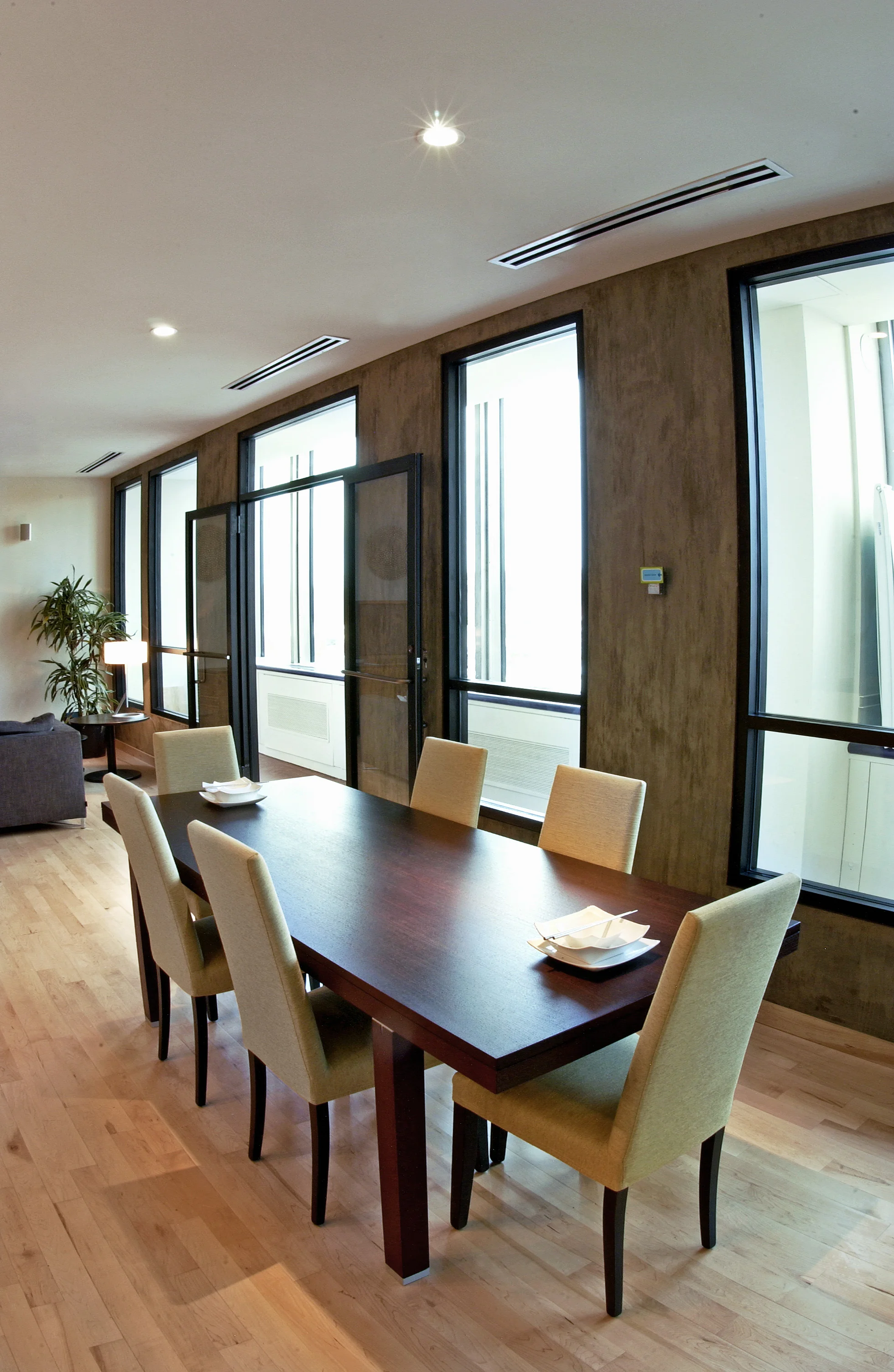 dining_area.jpg