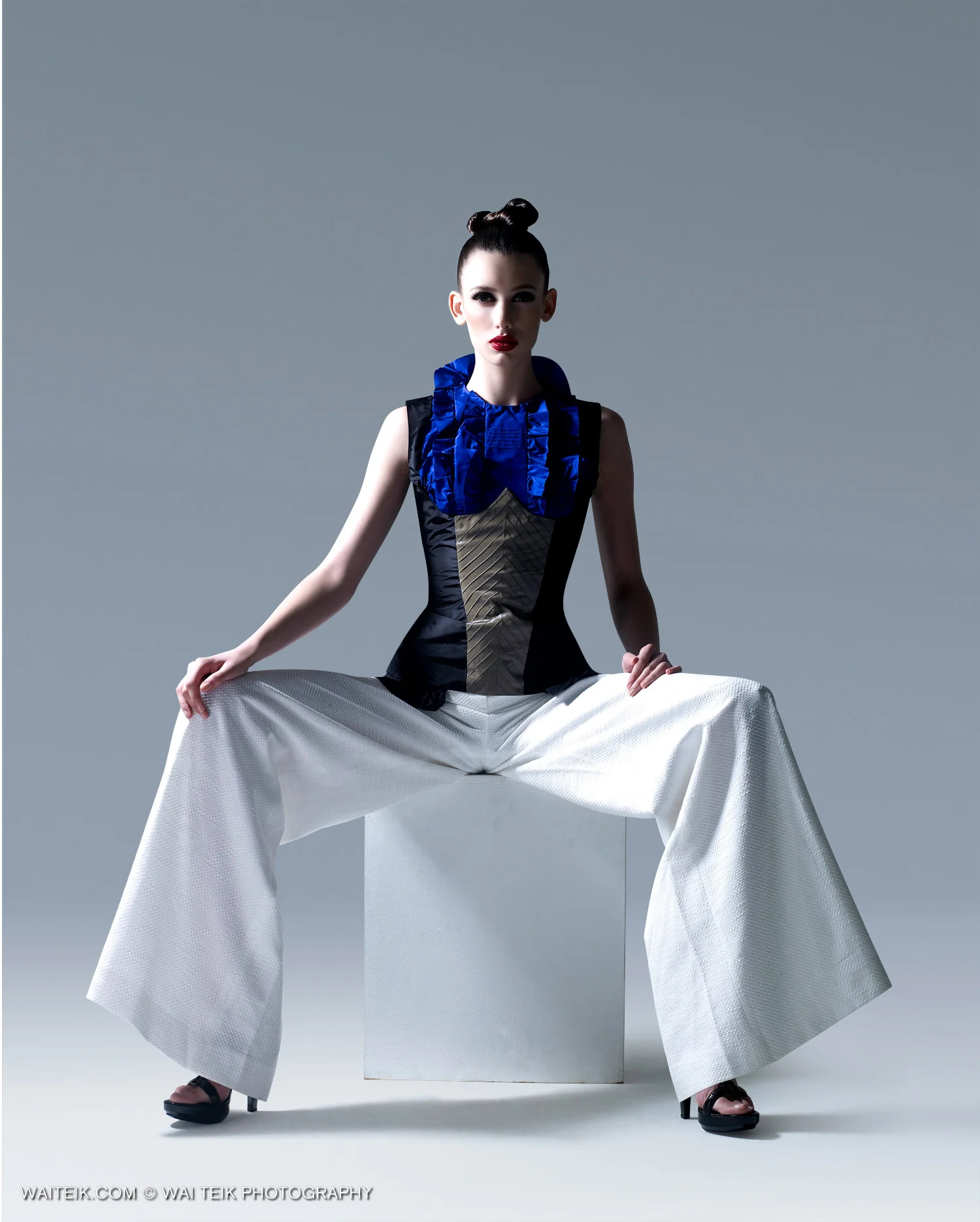 WaiTeik-Statuesque-02.jpg