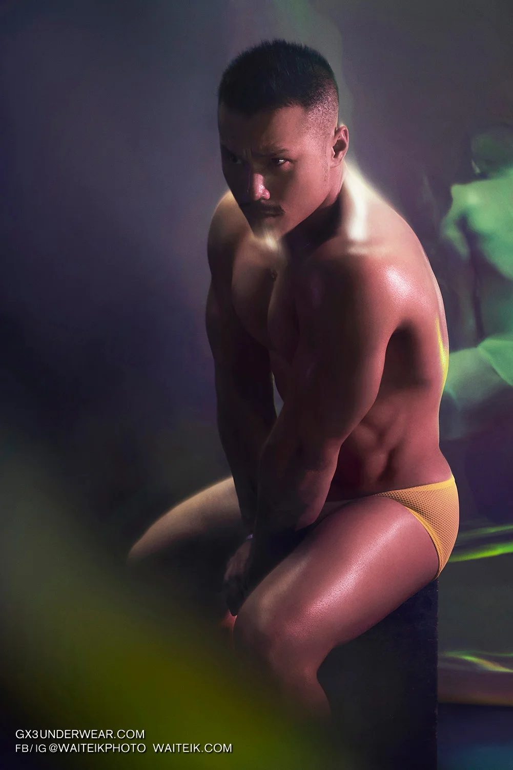 GX3-Neon942-F-S.jpg