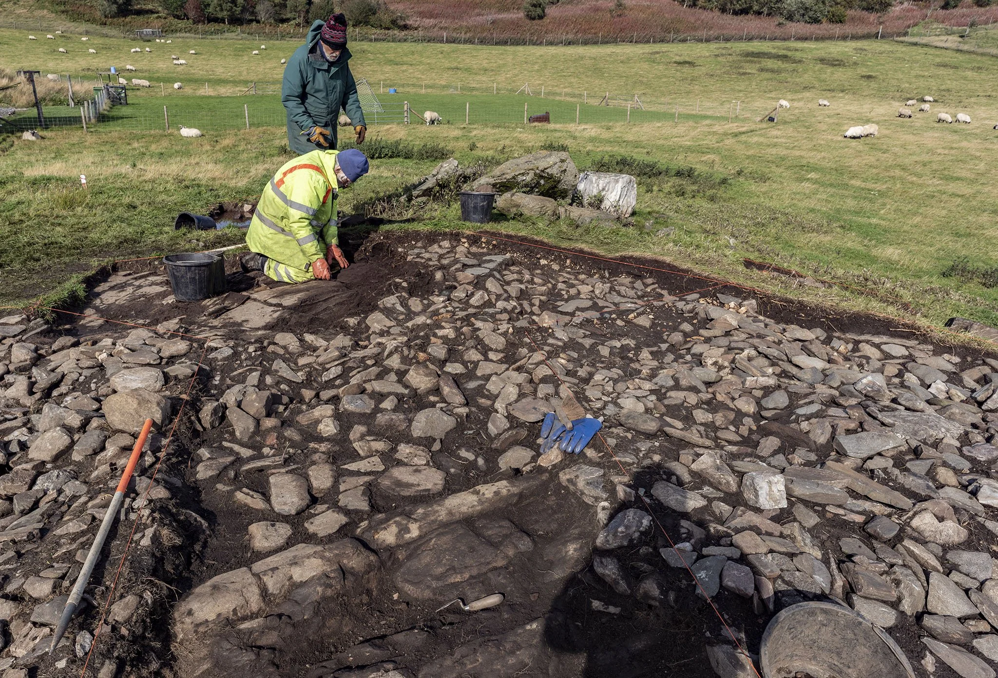 Excavating rock art in Strath Tay day 11: Excavating fissures