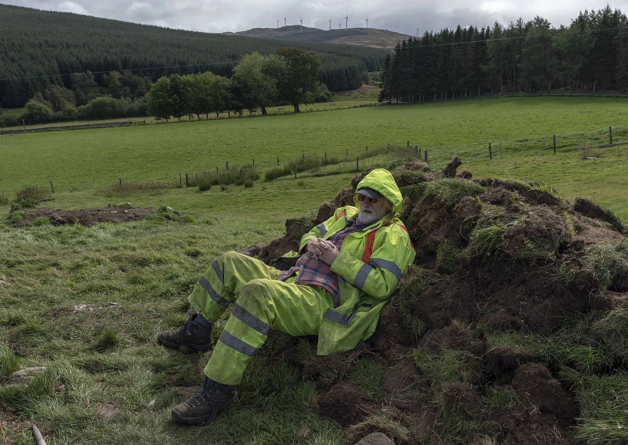 Excavating rock art in Strath Tay day 4: Cleaning back the main trench