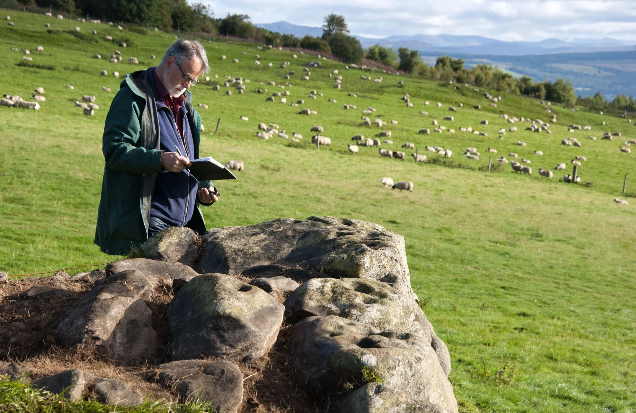 Excavating rock art in Strath Tay day 8: Quartz and further recording