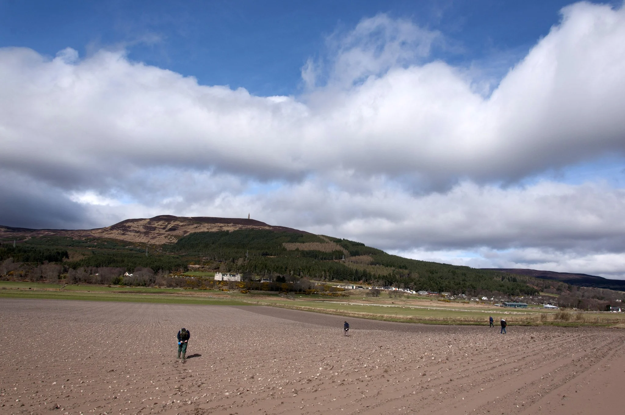 Fieldwalking in Sutherland Day 1: Introducing the project