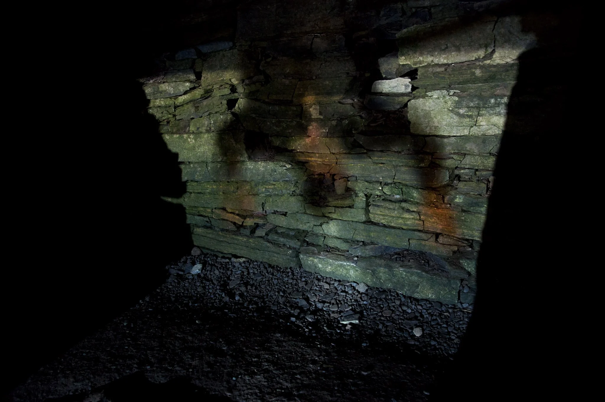 Archaeo-optics in Orkney Day 9: Projecting people inside the Tomb of the Eagles