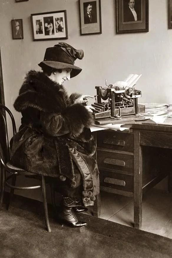 Typing-Woman.jpg