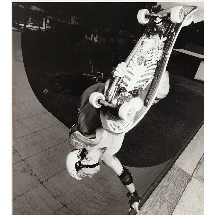 Lake_Ads_0004_GUTS INVERT PIC.jpg