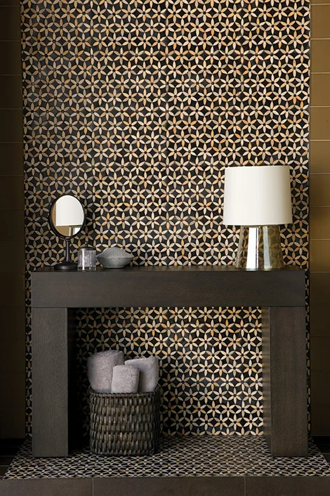 walker-zanger-sonja-la-fluer-mosaic-KBIS-2008-display.jpg