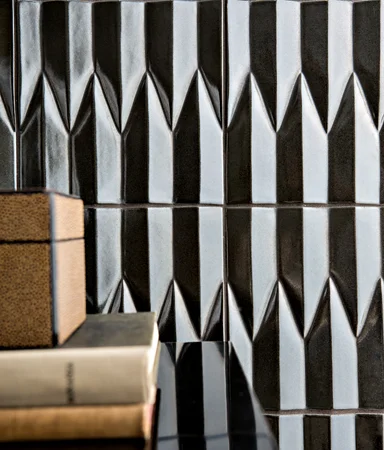 Lantern Pattern in Black Pearl