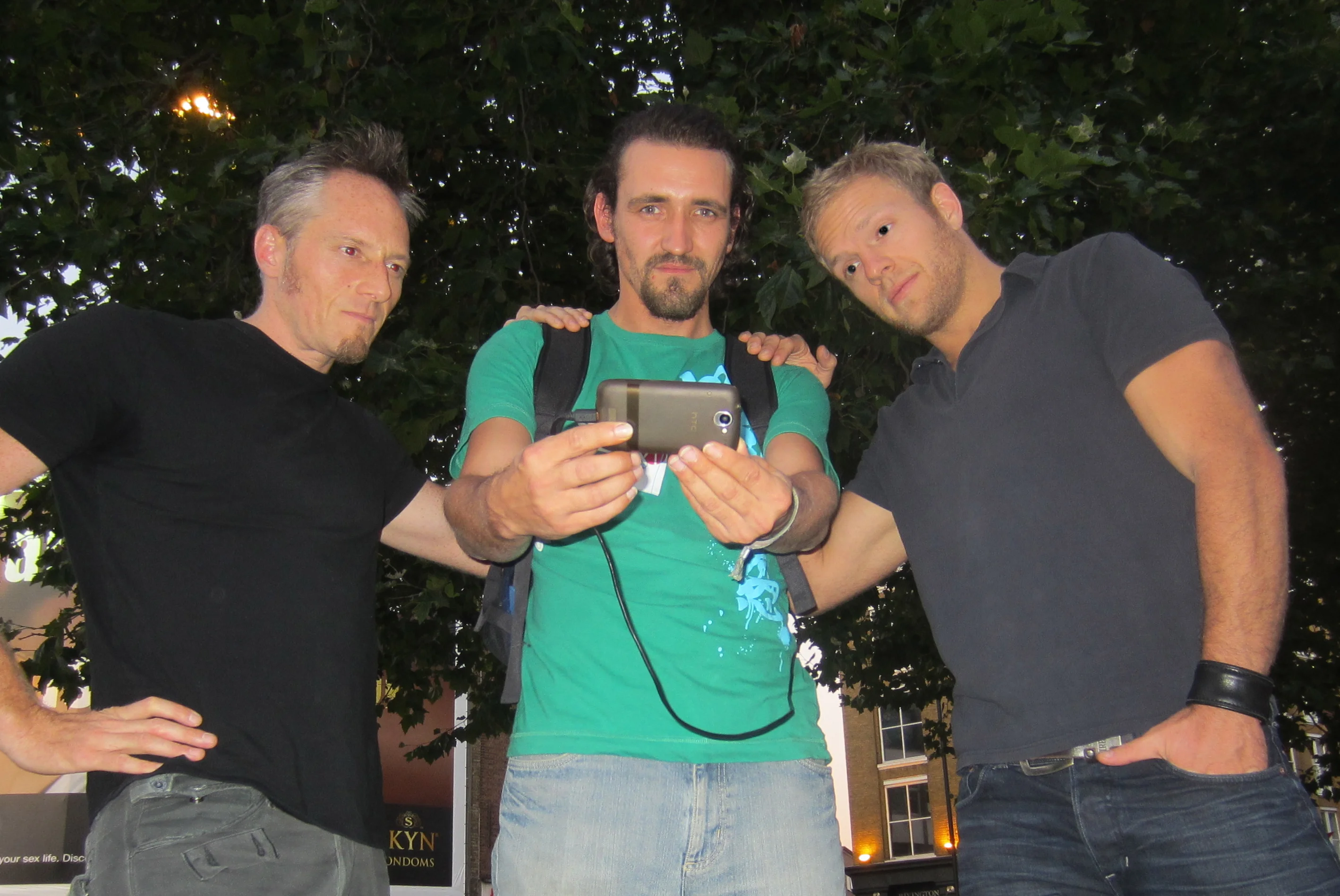 Occupy to Julian Assange