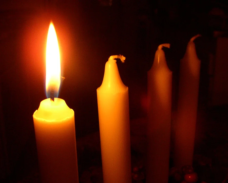 advent candles.jpg