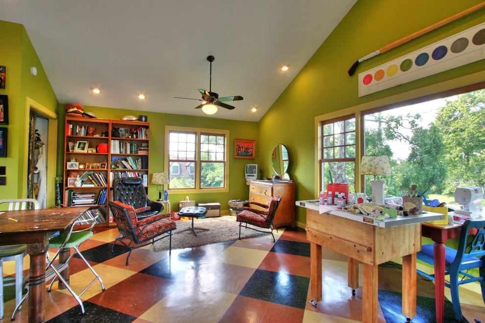 Studio sitting area.jpg