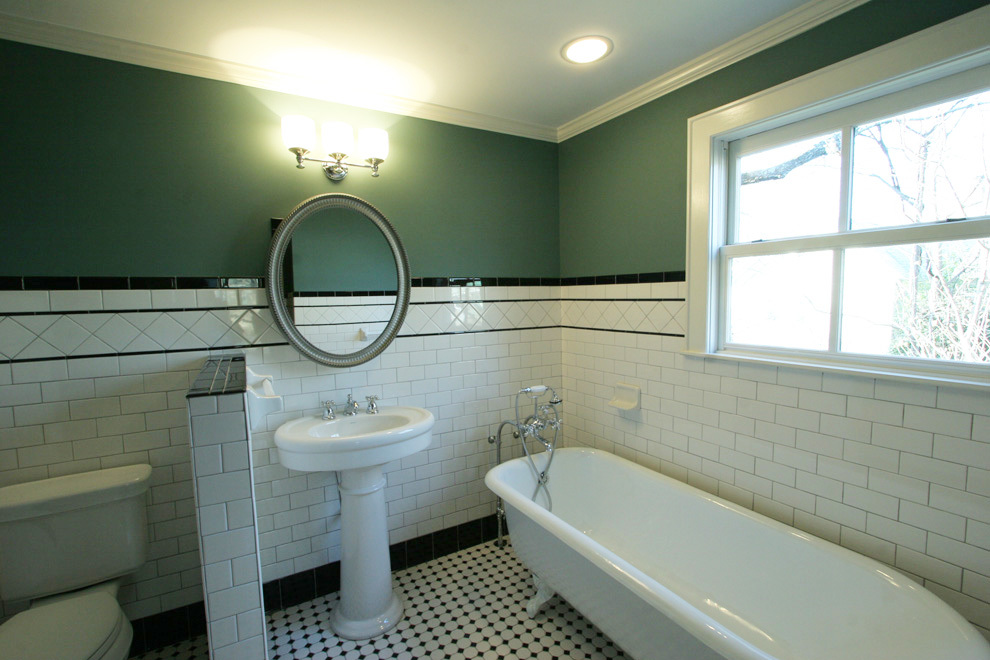 2nd bathroom pic 13.jpg