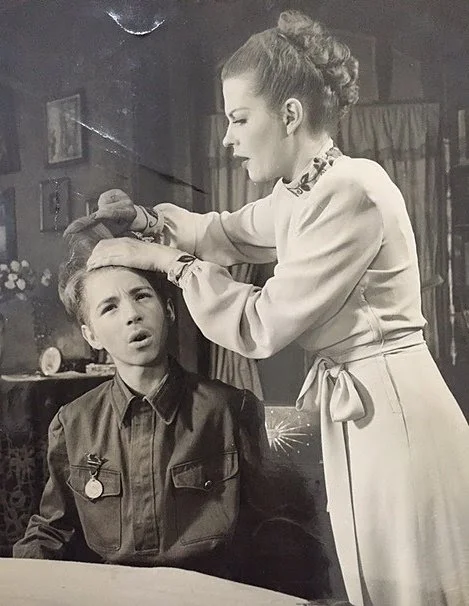 Above: George Bartenieff & Uta Hagen in "The Whole World Over", by Konstantine Siminov. directed by Harold Clurman. Biltmore Theater., 1947.