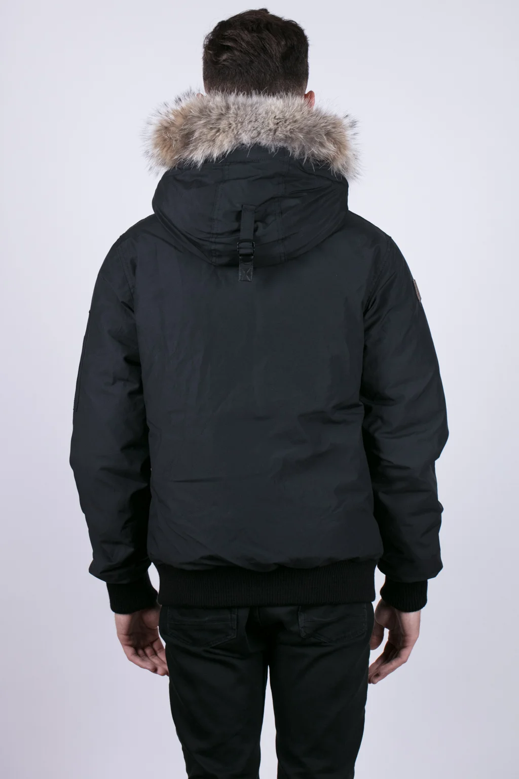 Devon-Black-out-03.jpg