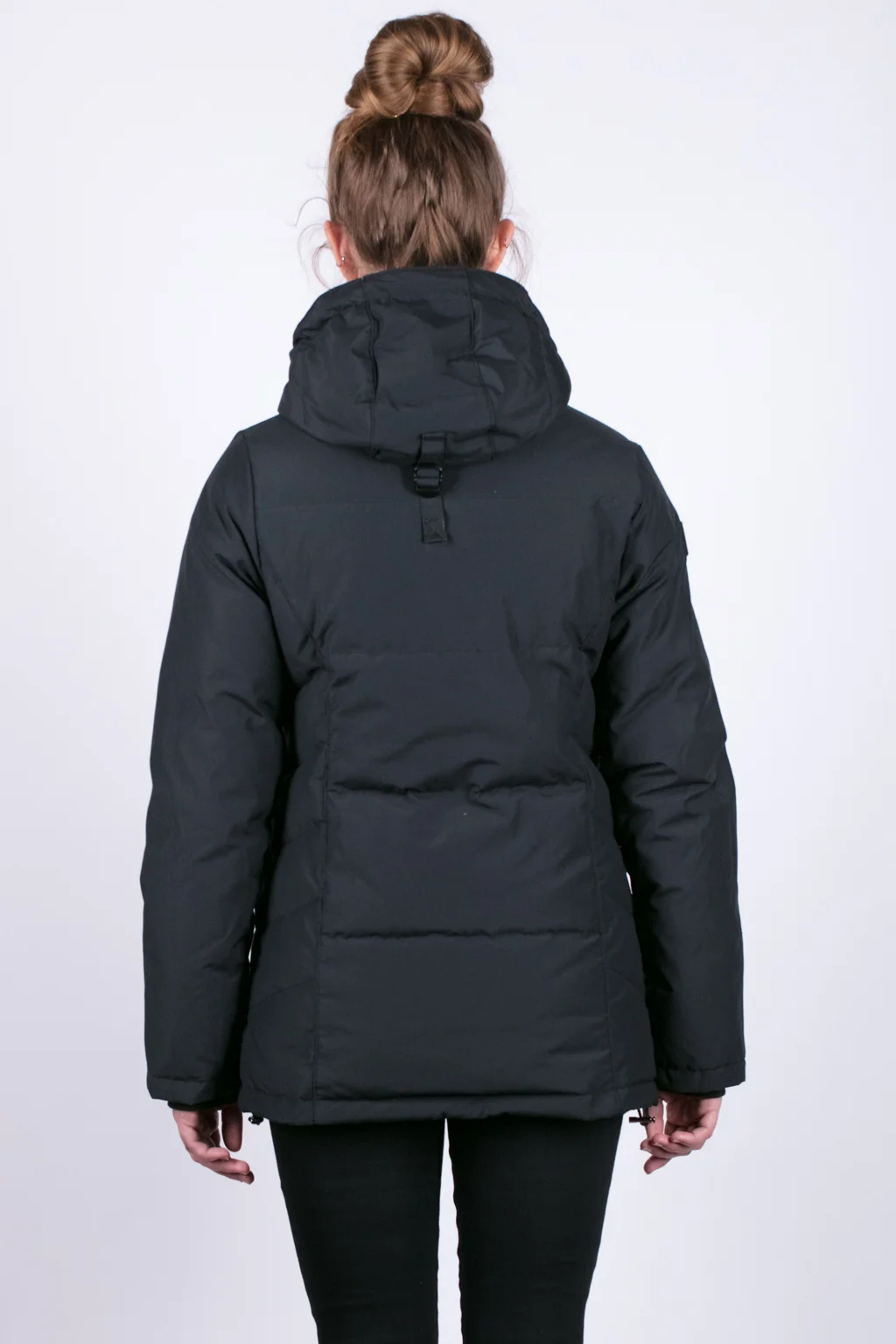 Anjou-Black-Out-03.jpg