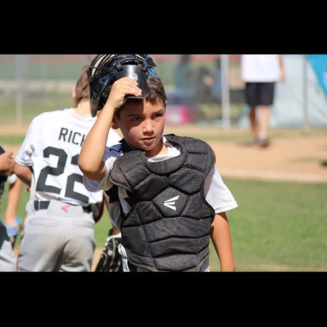 Great 📸 of this standout all star catcher by Sandy (mom of another All star). Kids won another 🏆 today! Great work @encinolittleleague 7U All Stars.