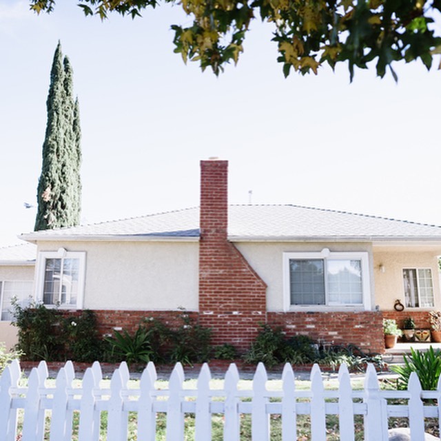 Just Listed | 📍6946 Jellico St | Lake Balboa | Duplex | LP: $795,000
.
.
.
Open Sunday 2-5pm

Charming duplex on beautiful tree lined street in desirable Lake Balboa. A legal duplex with two completely separate houses. Front house is a 3 bedroom and