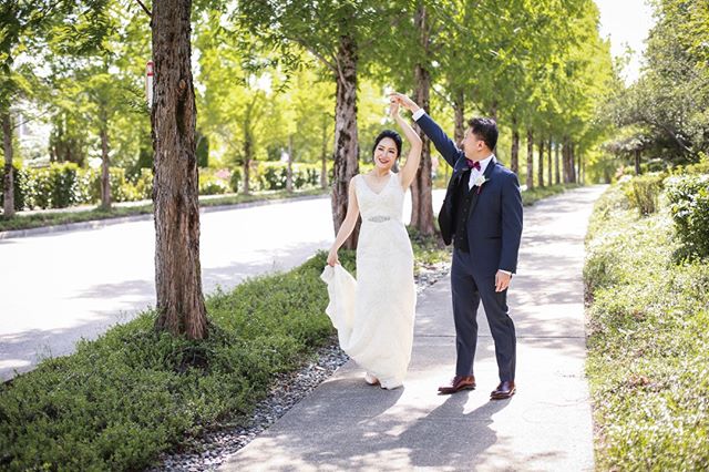 It's always nice to get a little break from the stress of the day and go for a walk.⠀⠀⠀⠀⠀⠀⠀⠀⠀
#pnwweddingphotographer #seattleweddingphotographer #tacomaweddingphotographer #bride #bouquet #weddingideas #tacomawedding #seattlewedding #pnwwedding #sno