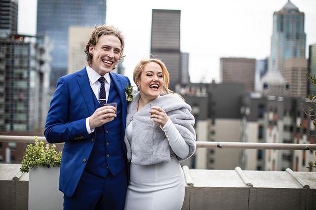 It was windy on top of @hotelsorrentoseattle but it 👏 wasn&rsquo;t 👏 raining 👏🥳 #seattlewedding #seattleweddingphotographer #tacomaweddingphotographer #washingtonweddingphotographer #fineartweddings #rooftopwedding #citywedding #urbanwedding #pnw