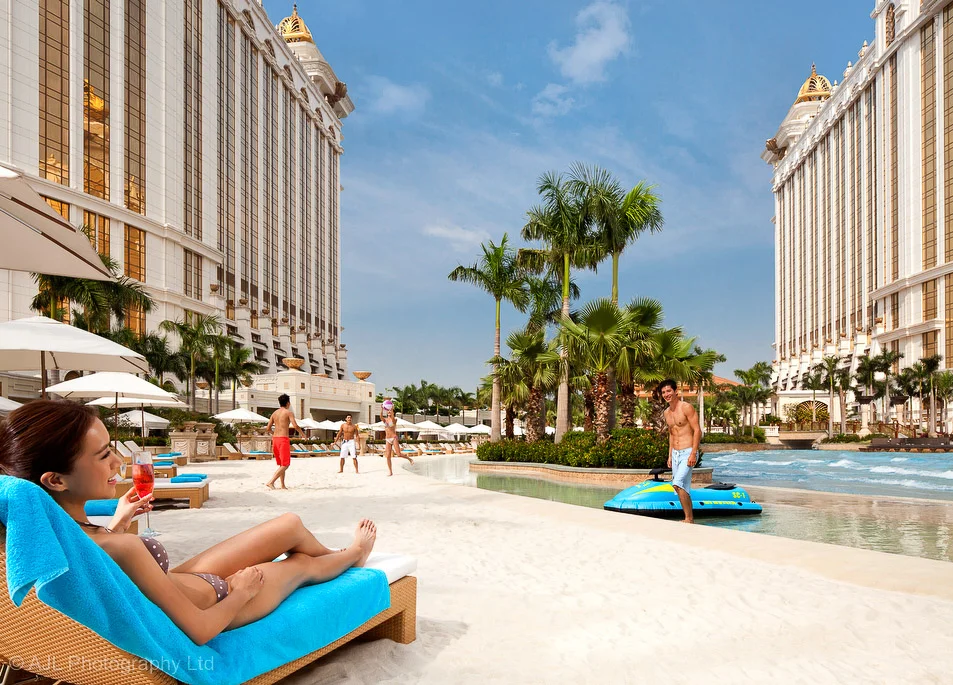 1283-shot11-white_sand_beach-1.jpg