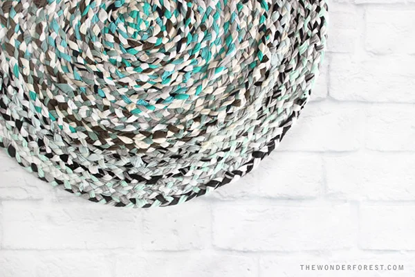 DIY tshirt rug, how to tshirt rug, the wonder forest