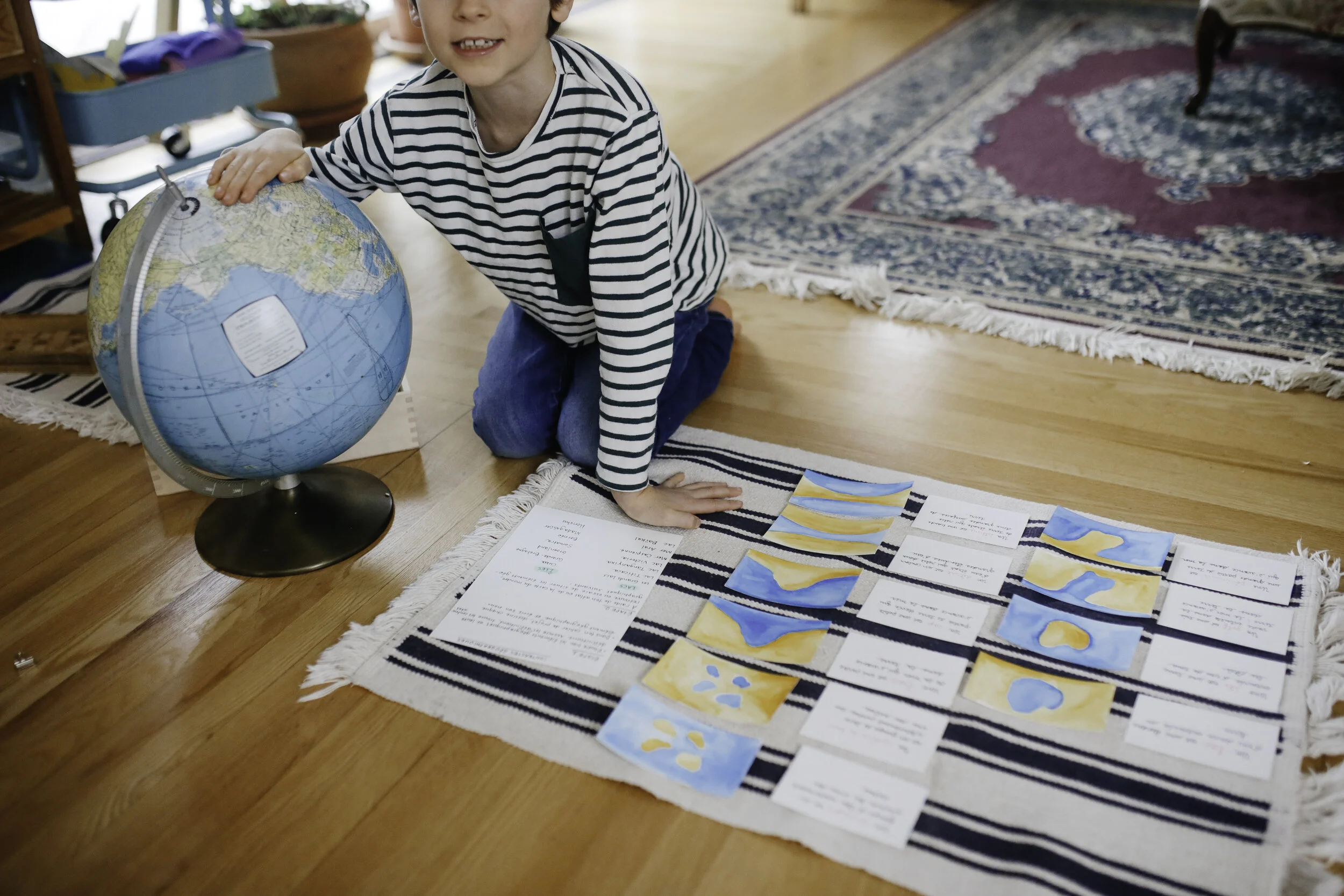 CONTRASTES GÉOGRAPHIQUES - MONTESSORI