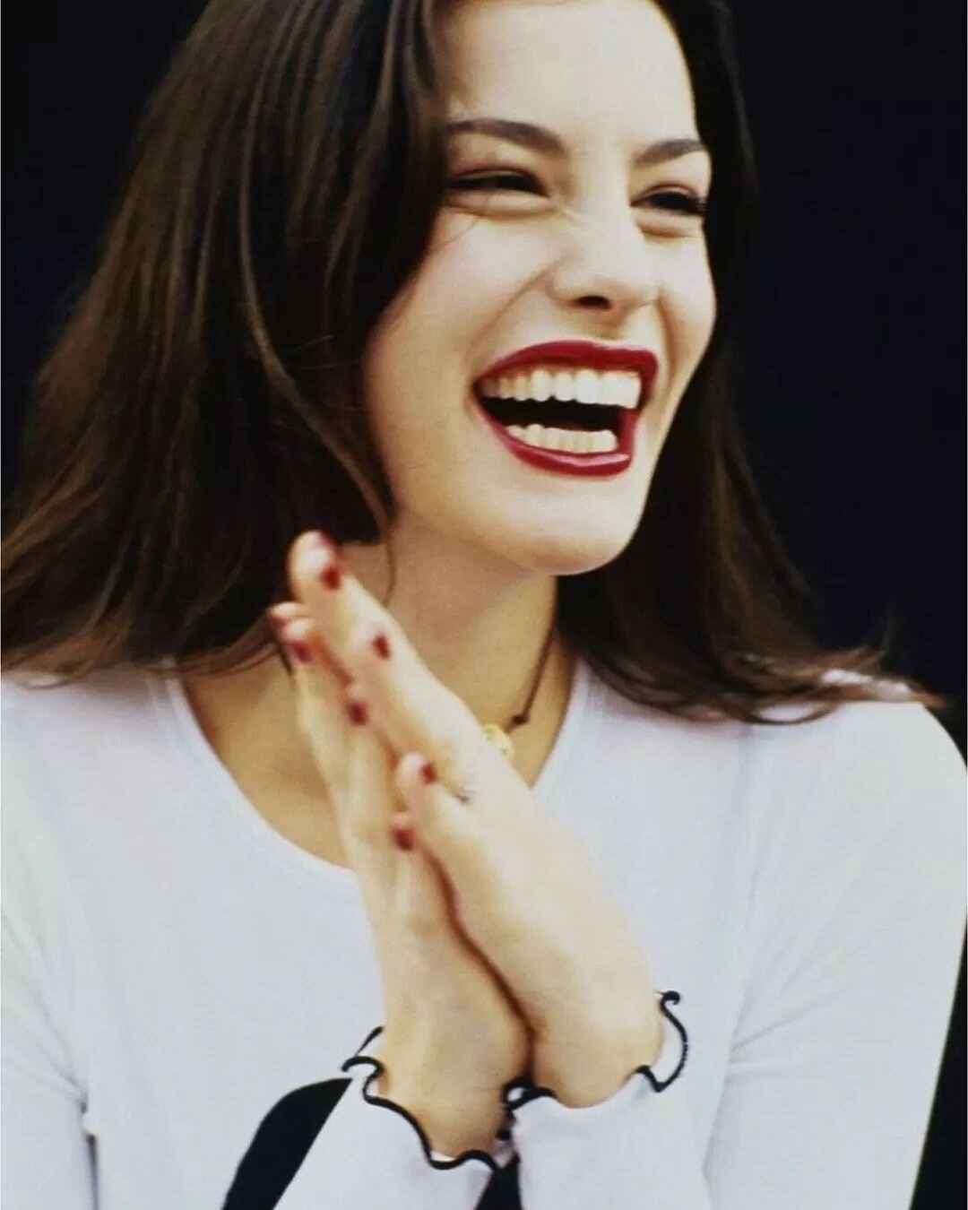 The weekend is finally here and I just love that for us 🍒 ⁠
⁠
Liv Tyler photography by Lara Rossignol, 1995 via @viintageheart⁠
⁠
SHOPLAUNCHPARTY.COM