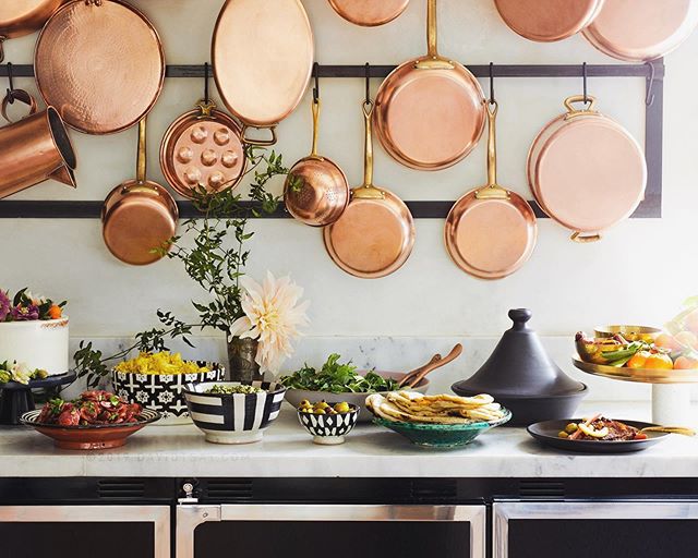 🌙 Moroccan supper under copper stars✨
📸 #newworkTsay x #EllenPompeo &amp; #MartynLawrenceBullard for #VerandaMag styled by @amykchin