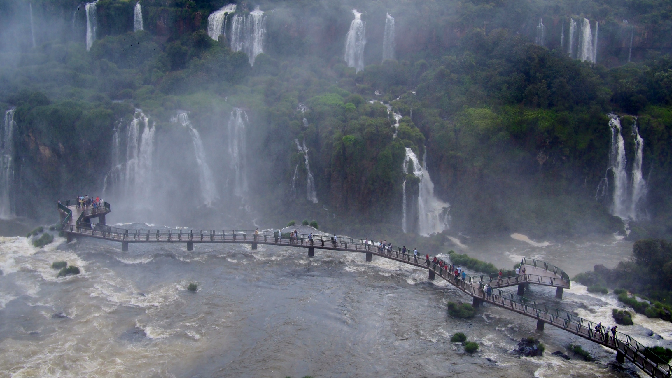The walkway on the Brazilian side leading up to Devil's Throat
