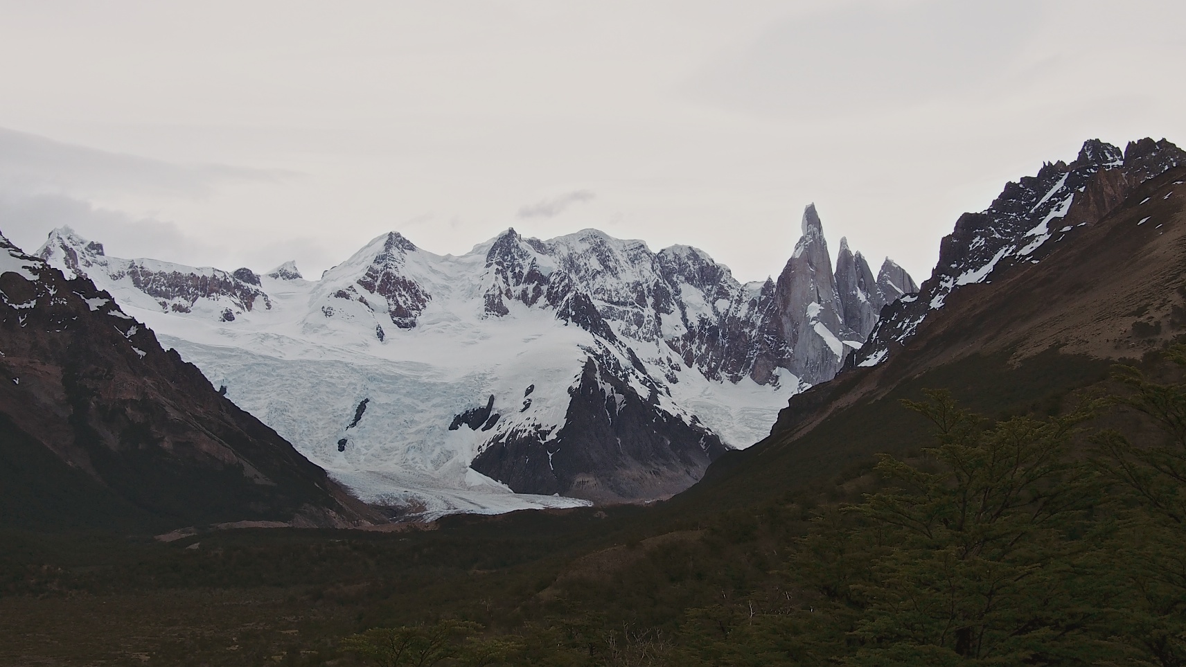 Cerro and friends from a distance