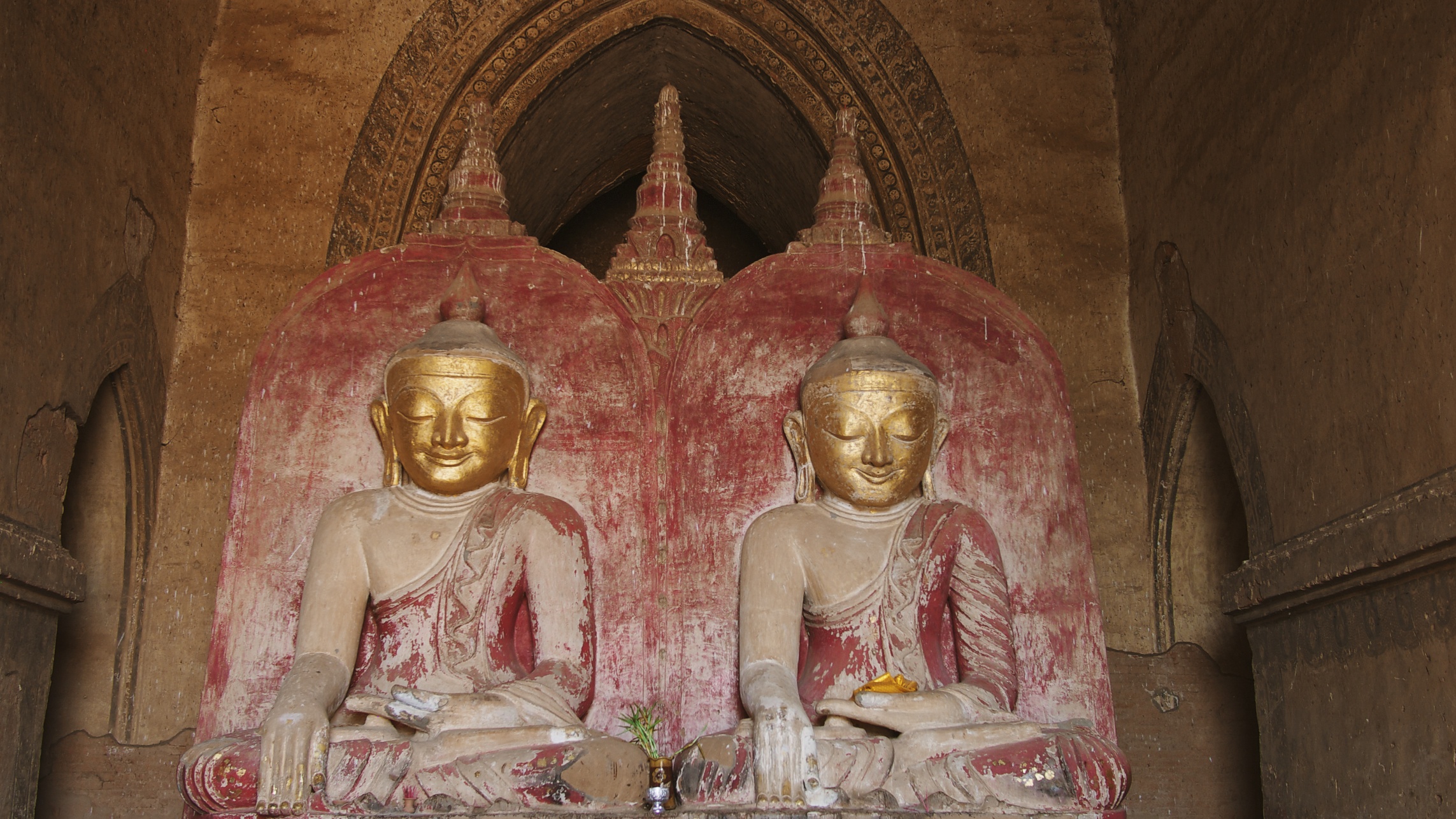 Inside Dhammayangyi Temple