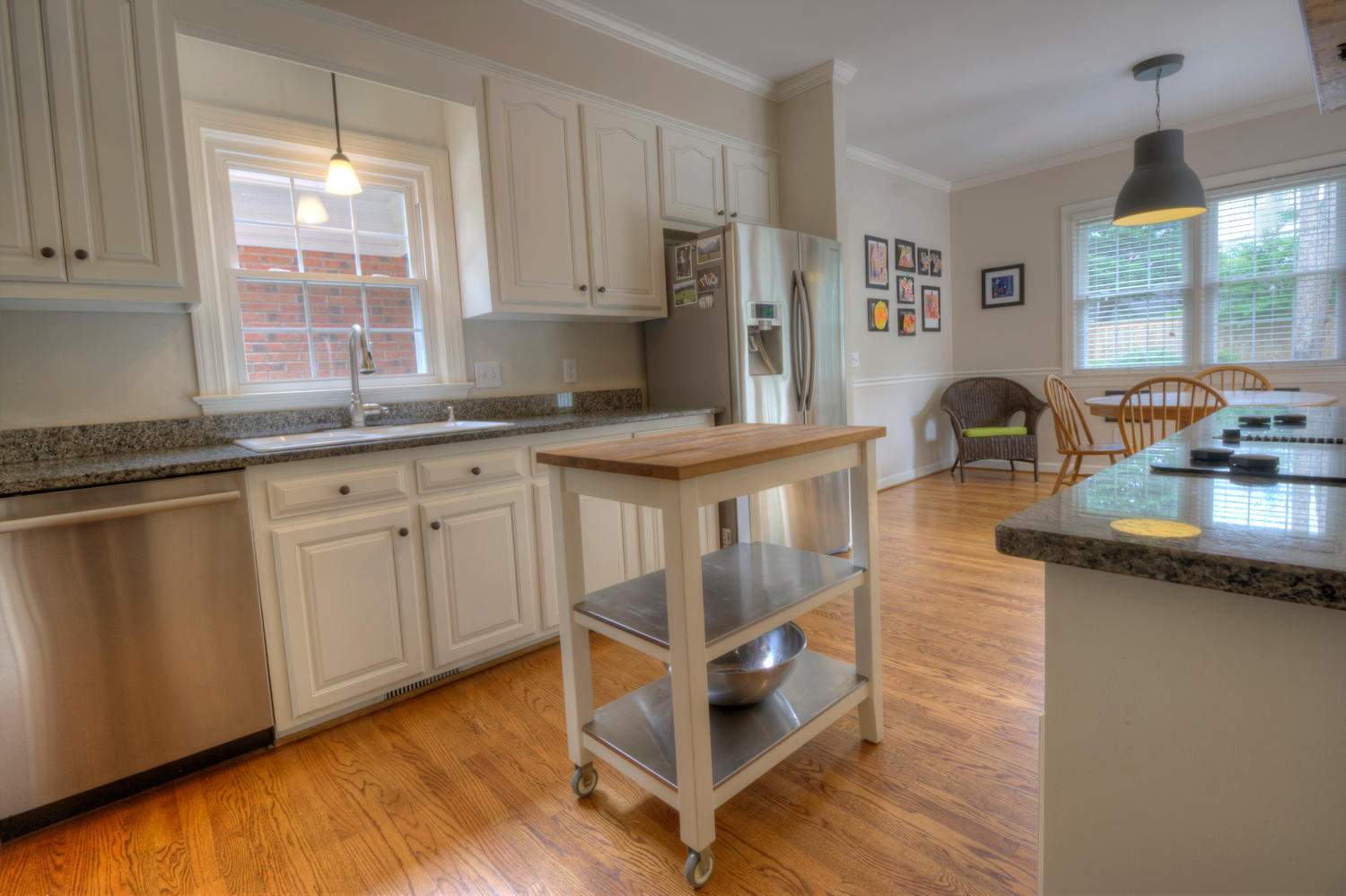 3217 Grey Leaf Dr-large-008-7-Kitchen-1500x1000-72dpi.png