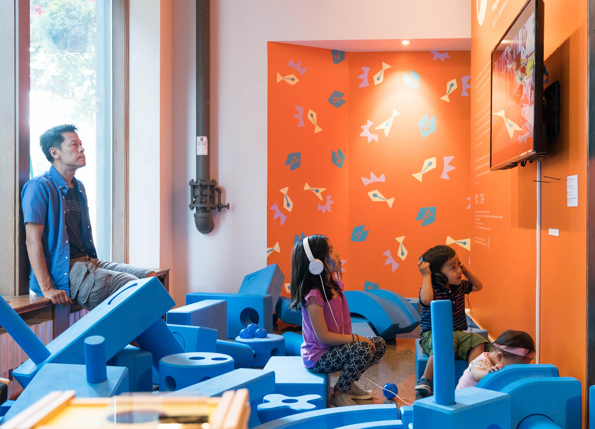 Beloved Seattle artists Kelly Bjork and Teresa Grasseschi designed a whimsical pattern as a companion to the ‘Designing Playful Cities’ guide. ‘Imagination Playground’ blue blocks were rearranged and reimagined almost daily.