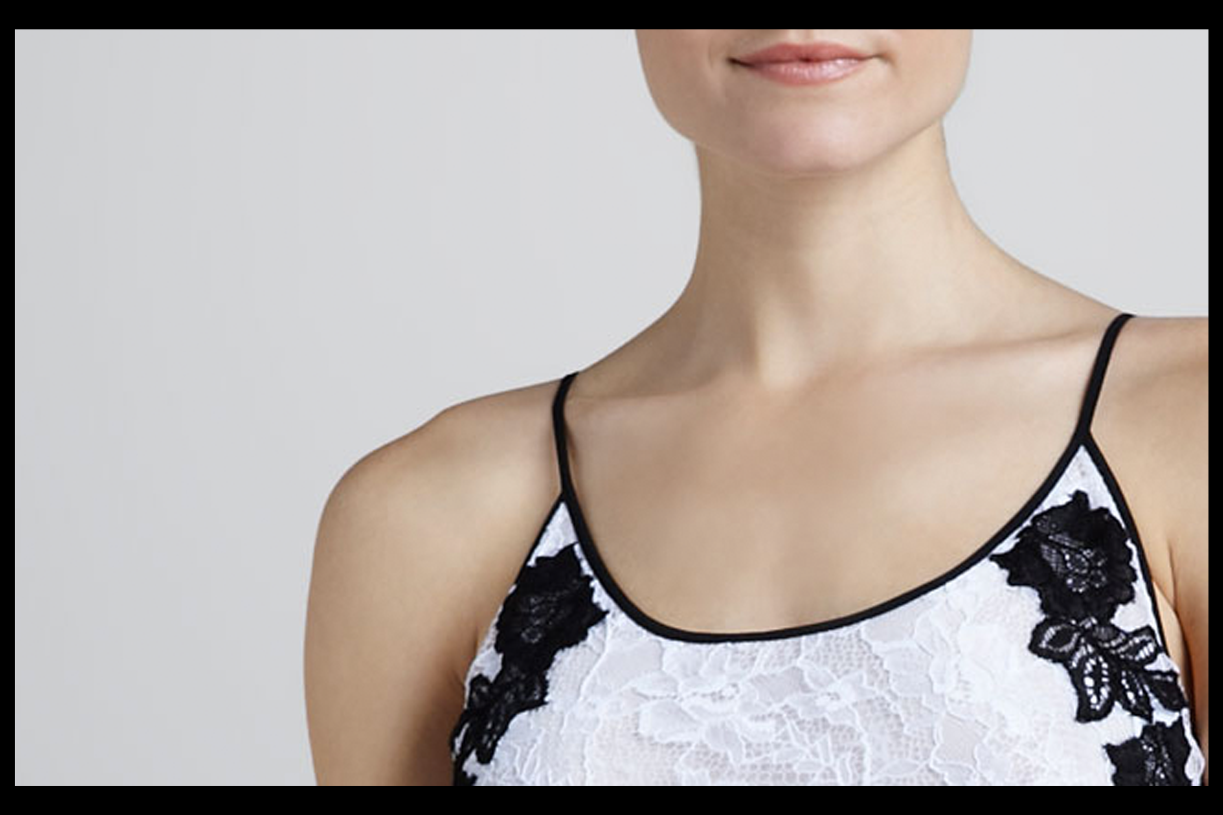 Black - White Lace Close-up top.png