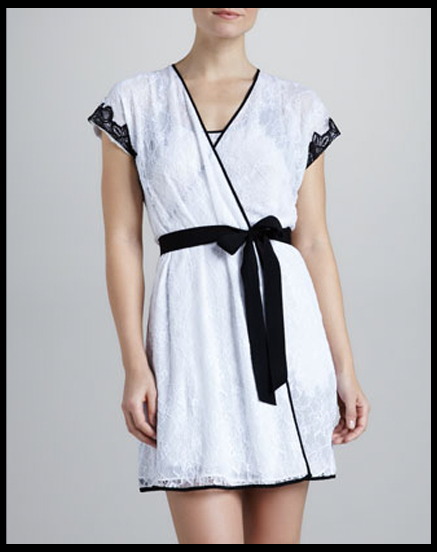 Black - White Lace Wrap.png