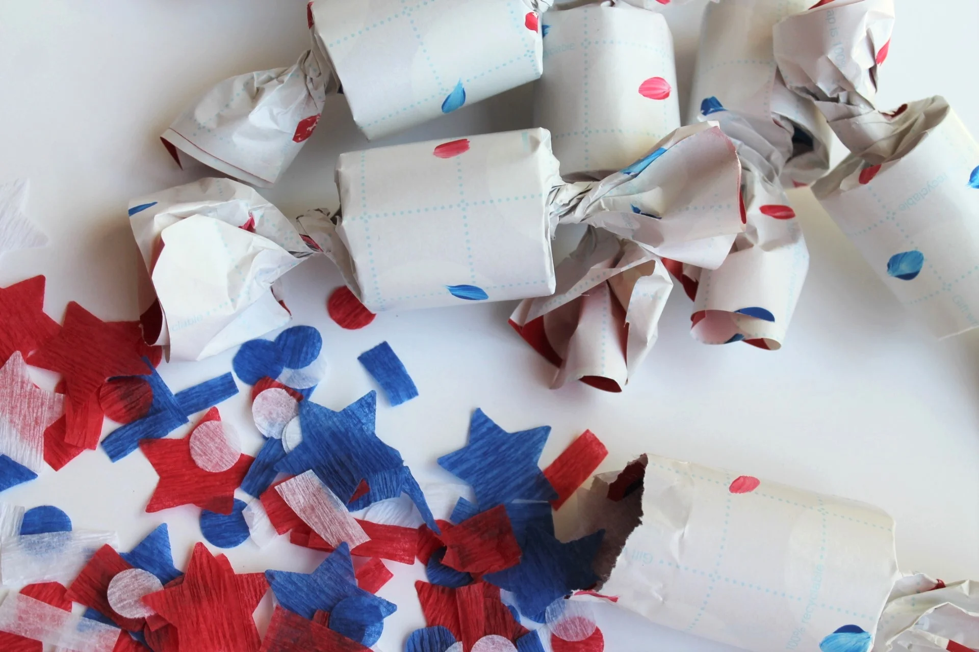 4th of July DIY Confetti Poppers 