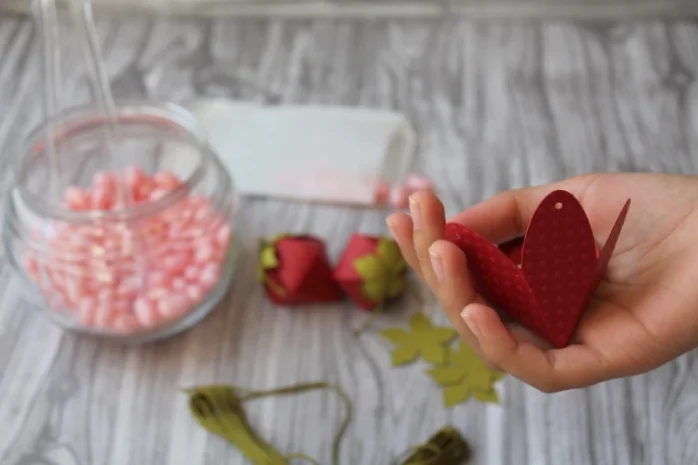 Berry Sweet DIY's 3D Strawberries and Strawberry Favor Boxes