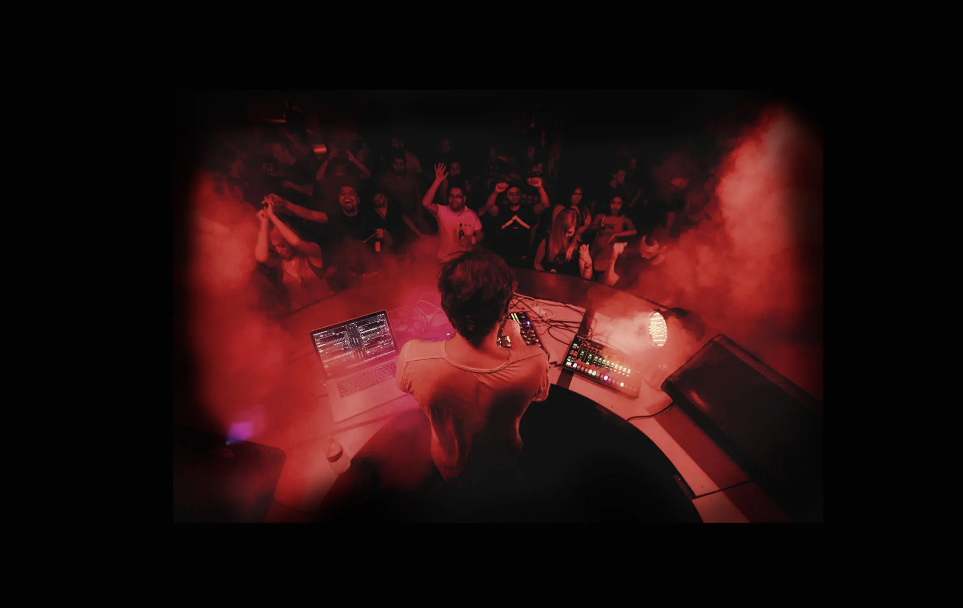 Red-Club-2.jpg