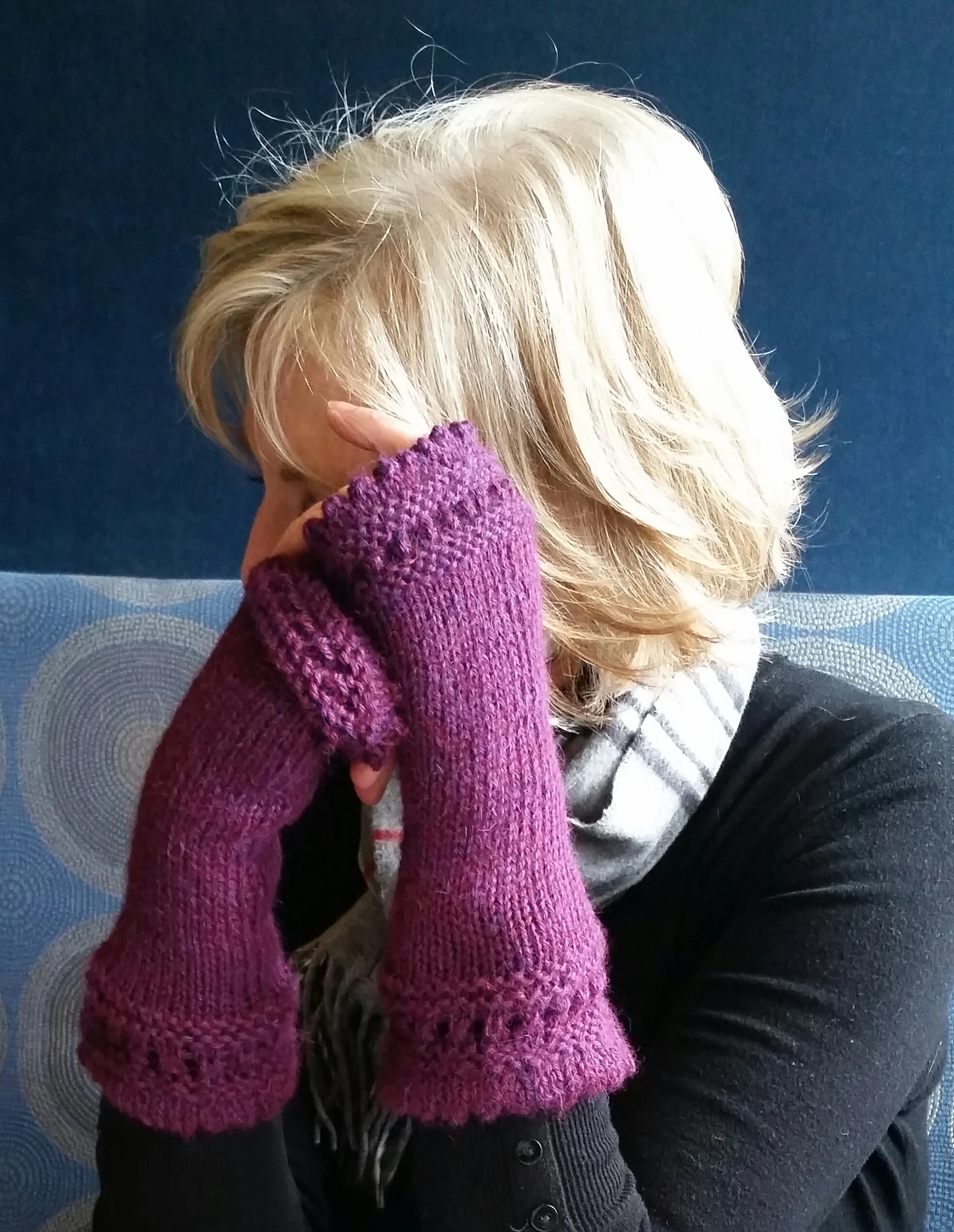 Elegant fingerless mittens - Mirasol llama Una