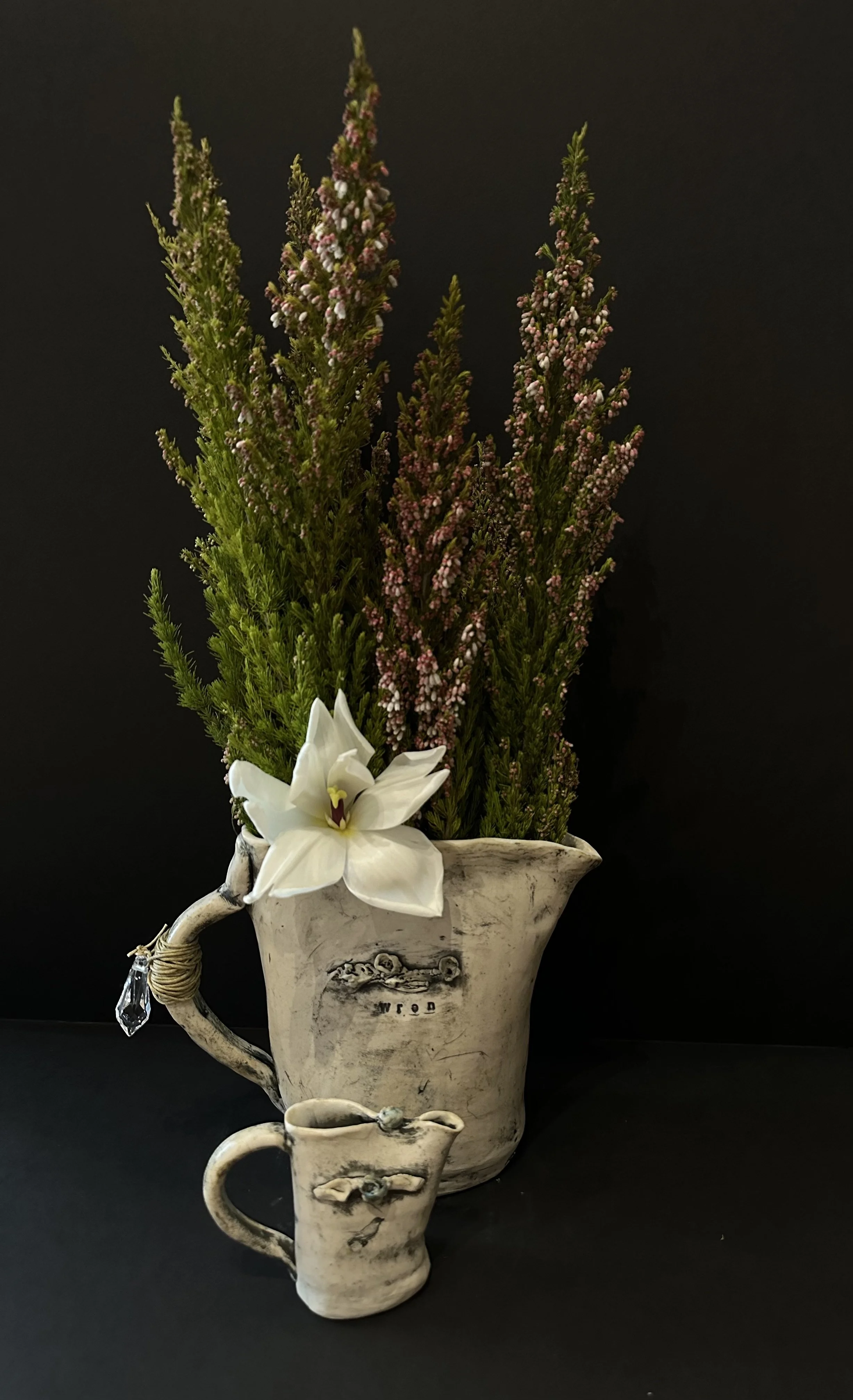 Heather/tulip in Wren Pottery