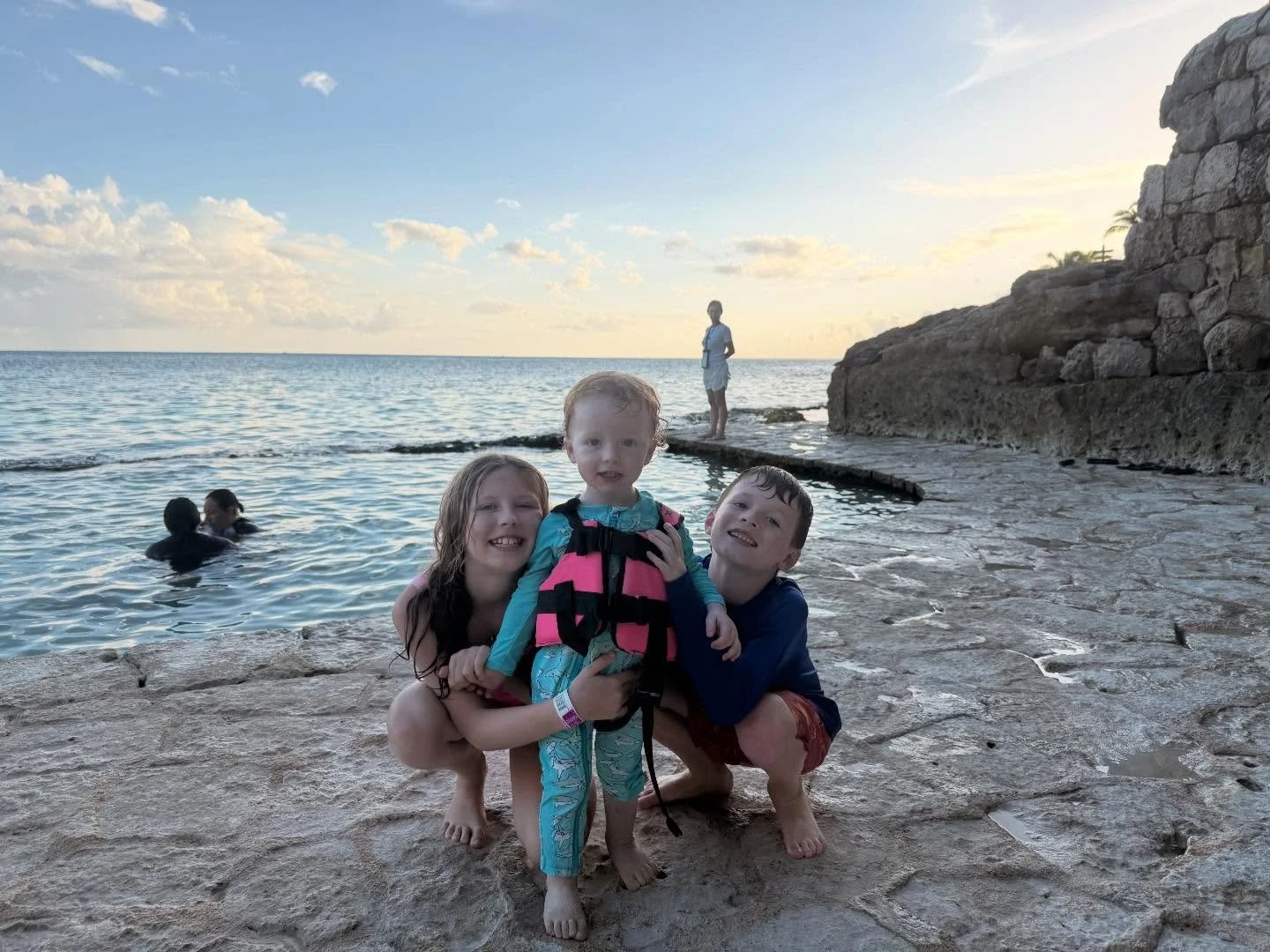 Back from the best week in Cancun, Mexico! Time with cousins, aunts, nana, and extended family! Beach and sun! Trips to Coba Mayan archeological site and Xcaret eco theme park! Viva Mexico! We will be back!🇲🇽