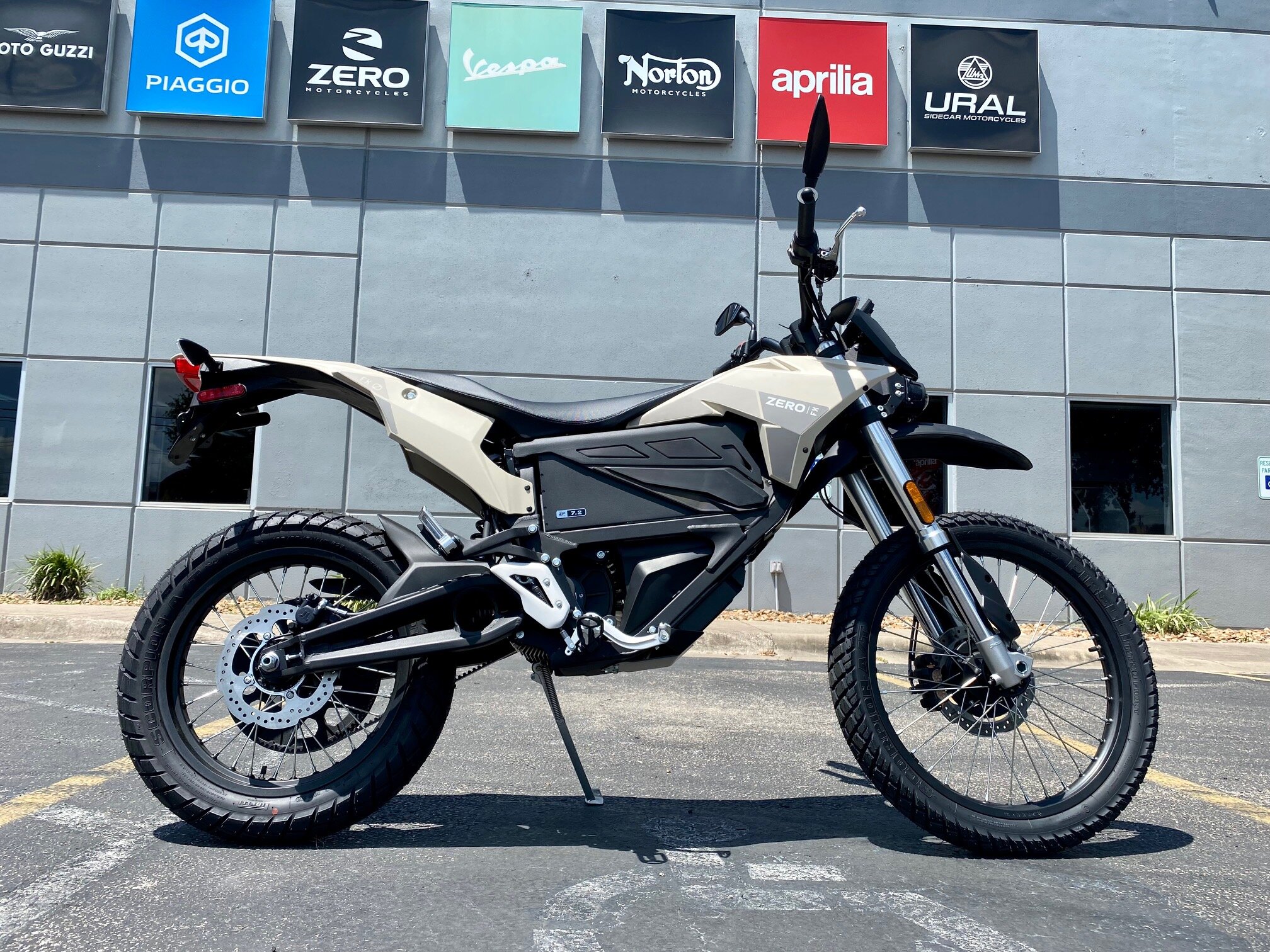 2022 FX Integrated ZF 7.2 - Dune (DEMO 