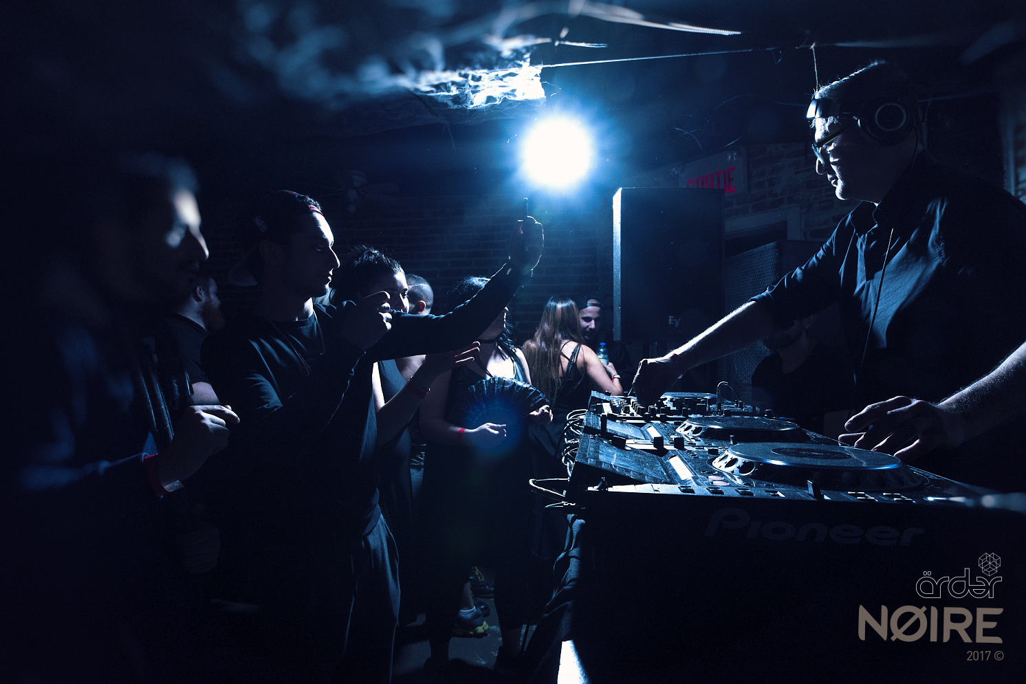 jazzW-photo-Noire-NT3.png