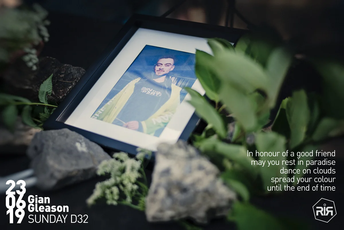 SU320869.jpg
